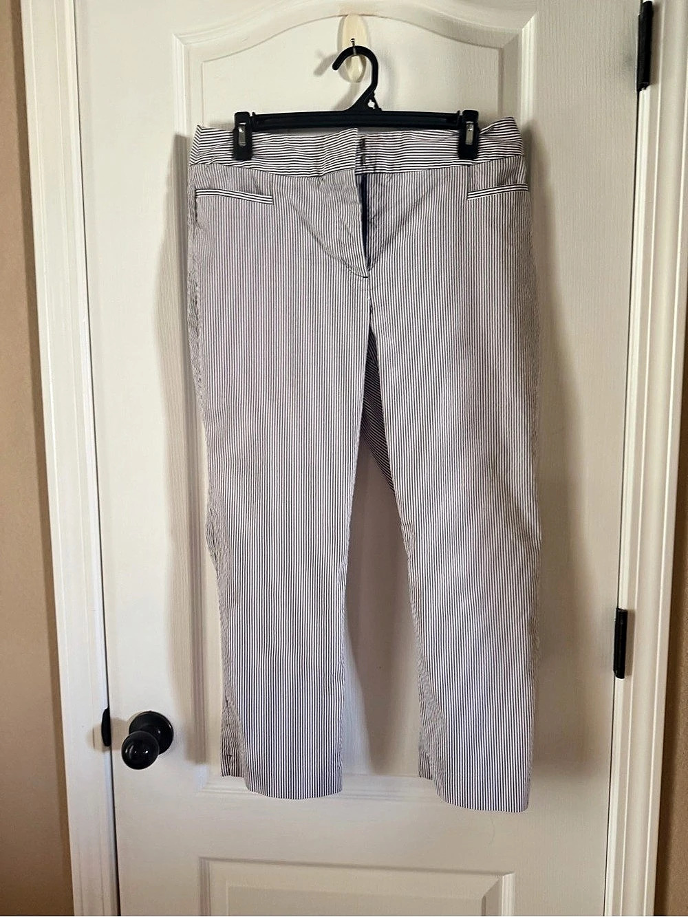 Ann Taylor Striped Straight Leg Pants Size 6 Like New